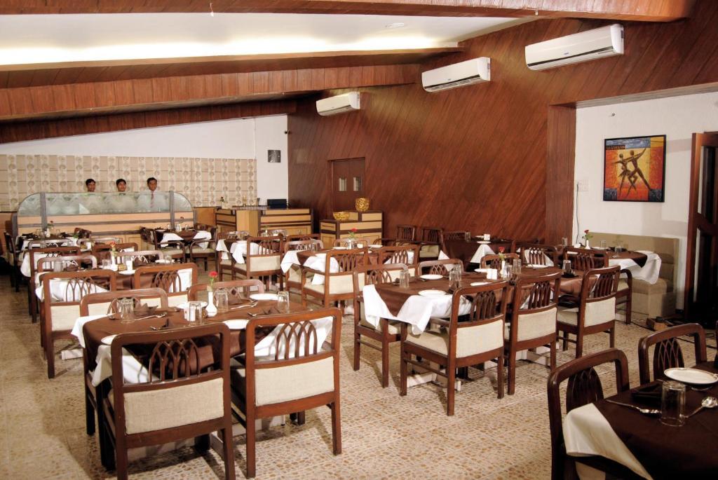 The Ambience Hotel Pune Luaran gambar